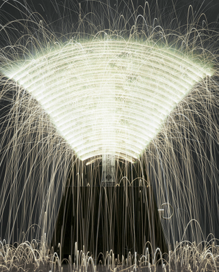 Illustration for article titled Photos of Science Experiments are Mysterious and Dazzling